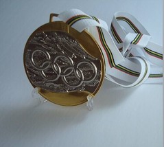1992 ALBERTVILLE FRANCE OLYMPICS &#39;GOLD&#39; MEDAL - $1,884.61 MXN