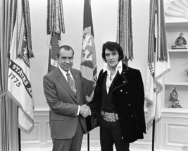 President Richard Nixon in Oval Office with Elvis Presley New 8x10 Photo - £7.06 GBP