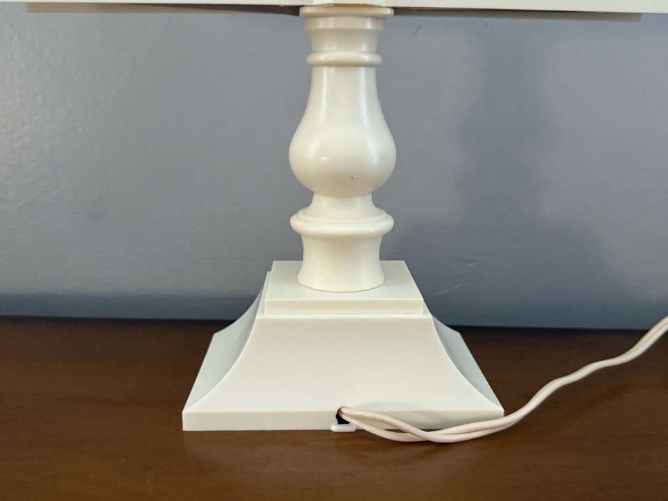 EUC Vintage 1970s Plastic Menorah Candelabra Blue Flame Candle Light 12”Wx16”H Item image 7