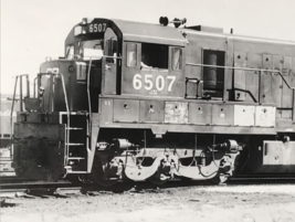 Conrail Railroad CR #6507 U25C Locomotive Train B&amp;W Photo Franklin Park IL - £7.58 GBP