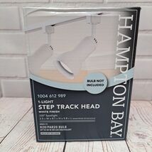 Hampton Bay 1-Light White FInish Step Track Lighting Head  R20/PAR20 - $12.21