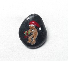 Christmas Holiday Enamel Lapel Hat Pin - Stone Teddy Bear w/ Wreath Hand Made - £4.70 GBP