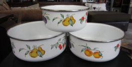 Set of 3 Tableworks Unlimited Fruit Theme Metal Enamel Mixing Bowls - Vintage - £19.77 GBP