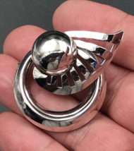 VTG Coro Winged Ball &amp; Ring Silver Tone Brooch Pin 1.75&quot; x 1.25&quot; - £9.40 GBP