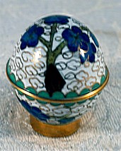 Miniature Cloisonne Enamel &amp; Brass Egg-Shaped Trinket / Pill Box #1 - £20.74 GBP