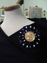 VINTAGE GOLDEN PIN BROOCH FAUX ROMAN GOLD COIN PLEATED NAVY WHITE DOT BU... - £28.77 GBP