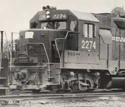 Penn Central Railroad #2274 #3095 GP35 Electromotive Train Photo Hudson OH 1975 - £7.56 GBP