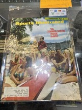 Surfers in Hawaii Sports Illustrated Magazine. July 24, 1967 - £14.94 GBP
