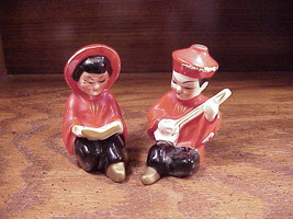 Pair of Red Oriental Figures Ceramic Salt and Pepper Shakers - £7.17 GBP