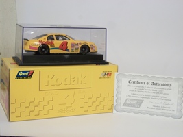 Sterling Marlin 1997 Nascar Kodak Gold 1:24 scale diecast car - £27.96 GBP