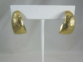 Vintage Goldtone Huggie Pierced Hoop Earrings Gold Tone 50071 - £9.48 GBP