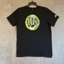 The Nike Tee Men&#39;s Short Sleeve Graffiti Blocked Logo Graphic T-Shirt Size M - £15.64 GBP