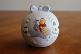 1999 Disney Winnie The Pooh A Sleigh Full Of Presents Hearts Full Love Ornament - £11.99 GBP