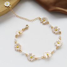 Fashion Korean Sweet Daisy Flower Bracelet Personality Minimalist Gold Color Cha - £10.01 GBP
