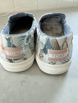 Girls Ladies Toms Luca Disney X Princess Cinderella Slip On Sneakers Size 5 - $15.43