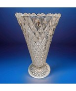 Pretty Vintage Diamond Cut Glass Pointil Vase 8” - $405.95 MXN