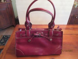 Liz Claiborne Red Leather Look Large Handbag - £11.18 GBP