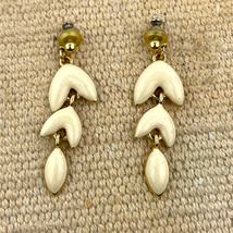 VTG Signed Napier Gold Tone Earrings Enamel Dangle Beige Jewelry 2&quot; - £17.97 GBP