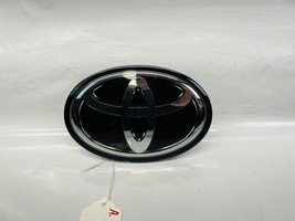 53141-33130 TOYOTA AVALON HIGHLANDER CAMRY SIENNA RAV4 FRONT OEM EMBLEM ... - $85.00