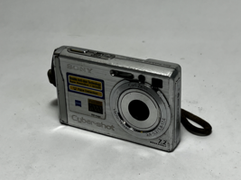 Sony Cyber-shot DSC-W80 7.2MP Digital Camera - Silver - £59.22 GBP