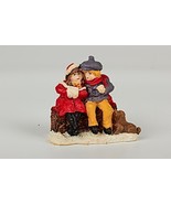 *Boy and a Girl Ceramic Christmas Decorative Figurine 2&#39;5&quot; approx - $92.15 MXN