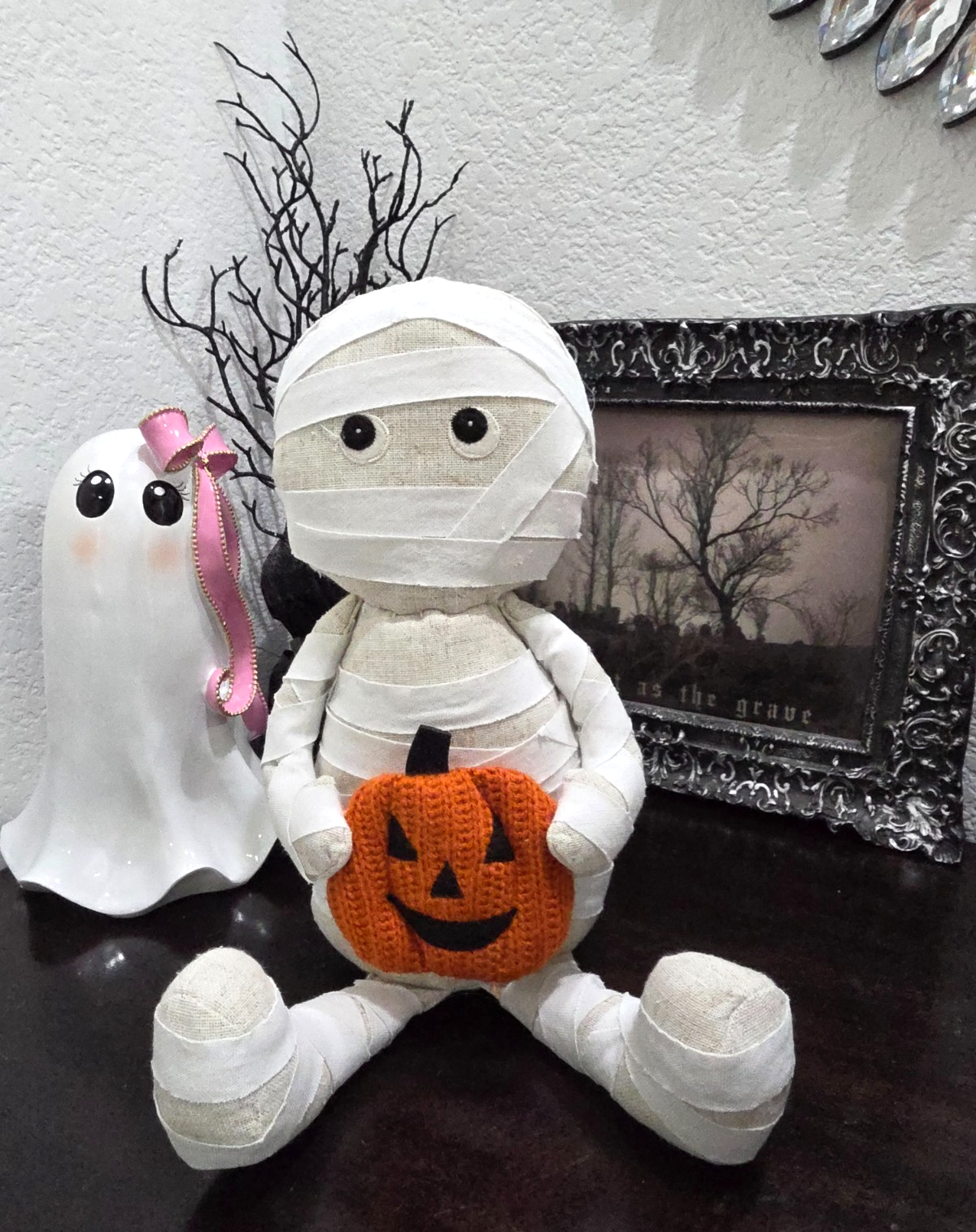 Halloween Mummy Holding Decorative Pumkin Pillow or Tabletop Decor NEW Item image 4