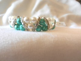 NEW Peacock Green &amp; White Beads Stretch Silver Rhinestones Faux Pearl  Bracelet  - £3.95 GBP