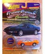 Johnny Lightning Classic Customs Corvette Indy Orange - $372.63 MXN