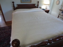 Wavy Stripe Off-White Synthetic Fringed Twin Chenille Bedspread - 72&quot; X 100&quot; - $38.61