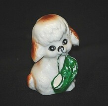 Whimsical Puppy Dog w Green Shoe Porcelain Figurine Shadowbox Shelf Decor - €7,65 EUR
