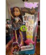 NEW Bratz Selfie Snaps &quot;Yasmin&quot; Doll with Accessories 10&quot; 2015 - $973.80 MXN