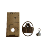 Vintage Brooch Longaberger Basket Brass Tone Metal + Tiny Basket Charm - $177.38 MXN