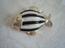 Vintage Figural Fish Pin ~ Brooch ~ Black ~ White Stripes ~  - £5.26 GBP