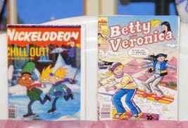 Miniature Dollhouse Sized Book Lot Nickelodeon &amp; Betty Verornica Realistic Lookn - £3.08 GBP