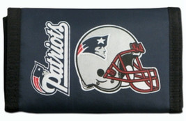 New England Patriots Wallet Nylon Trifold - $577.40 MXN