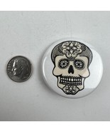 La Calavera Catrina Day Of The Dead Skull Logo 1.5&quot; Mini Button - £6.95 GBP