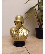 Bust of German World War 2 Soldier in helmet - WW2 - Gold color - Replica - €58,95 EUR Bust of German World War 2 Soldier in helmet - WW2 - Gold color - Replica - €58,95 EUR