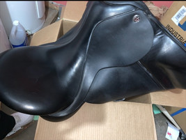 USED TRILOGY AMADEO DRESSAGE SADDLE ELITE 17.5  - £1,614.58 GBP