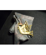 Dove Pin with American Flag - Vintage - $54.58 CAD
