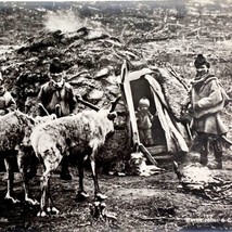 Patchwork Family In Hut Norway Reindeer Photograph Folk Life c1900-1920s E9 - £31.31 GBP