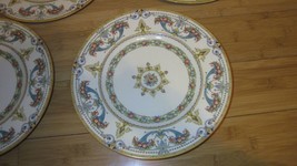 Antique Crown Lion Ivory Carinthia Dinner Plate Hutschenreuther Selb Bav... - £31.38 GBP