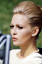 Faye Dunaway in convertible sports car The Thomas Crown Affair 11x17 Mini Poster - £14.05 GBP