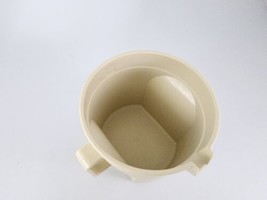 Vintage Tupperware Almond &amp; Gold Sugar 1415 With 1212 Seal Lid - £4.78 GBP