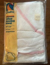 VTG Carter&#39;s Hooded Towel White Pink 100% Cotton Terry Unisex 36”x36” US... - $490.29 MXN