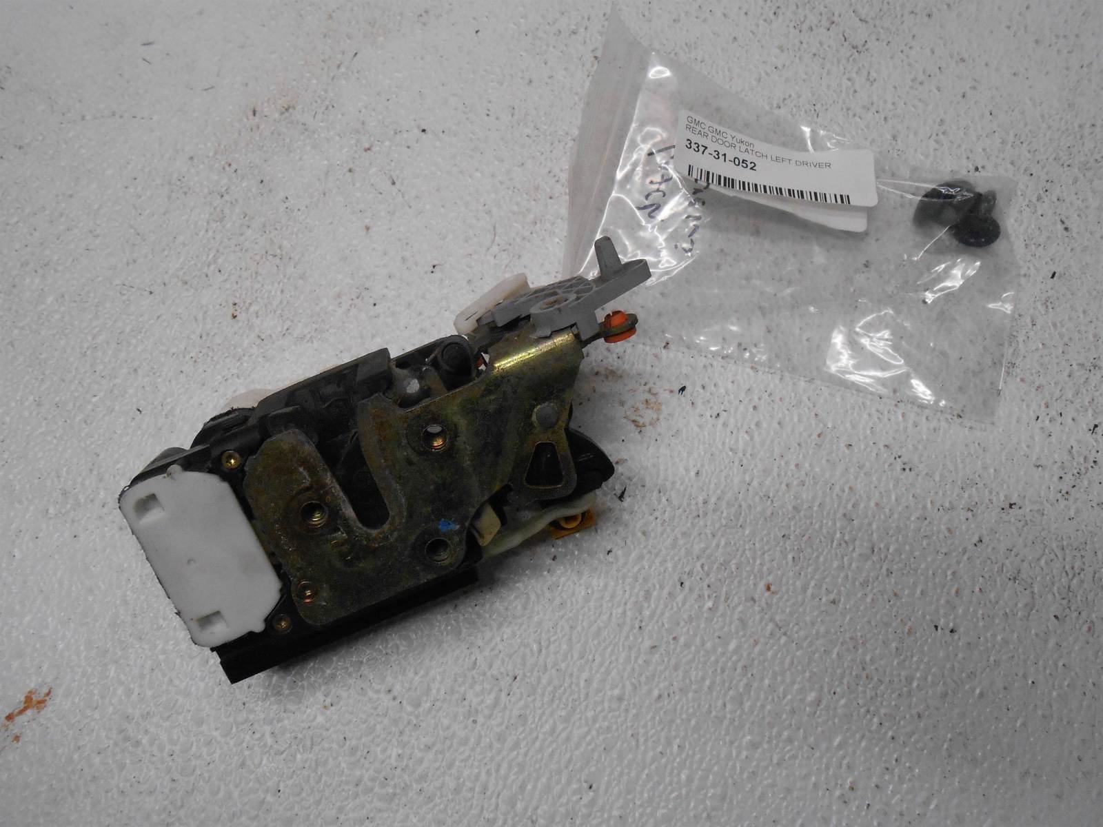 GMC Yukon Rear Left Driver Door Latch - $24.99