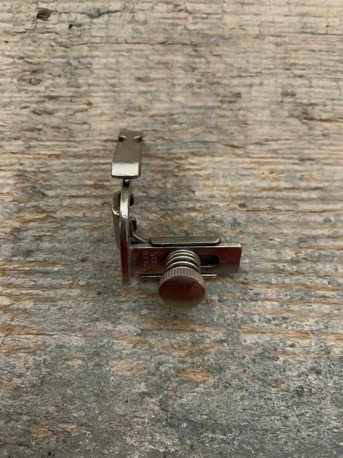 SINGER SEWING MACHINE PART 161125 LOW SHANK made in Great Britain - $8.28