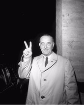 President Lyndon Johnson gives victory sign Election Night 1964 New 8x10 Photo - £6.93 GBP