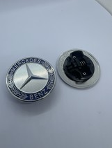 FRONT HOOD MERCEDES BENZ BLUE EMBLEM FLAT LAUREL WREATH BADGE 57MM AMG. - $311.38 MXN