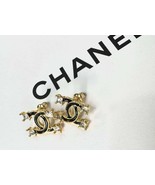Chanel CC Vintage Gold Black Cursive Enamel Crystal Stud Earrings - $4,141.69 MXN