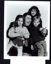 7 x 9 press photo-CBS TV UNCLE BUCK, John Candy, Gaby Hoffman, Macaulay ... - $13.81